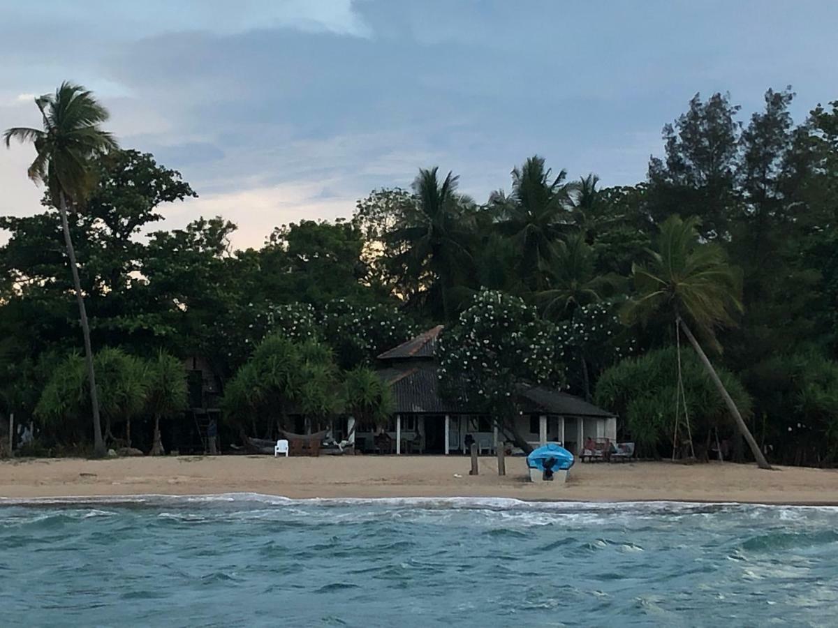 มูน ไอเซิล บีช บังกะโล นิลาเวลี ภายนอก รูปภาพ